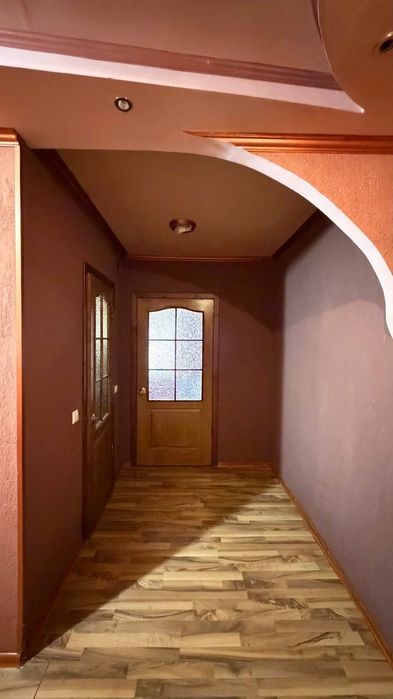 Вигідна ціна за 1к квартиру, 57м2. Перший поверх. Терміново.