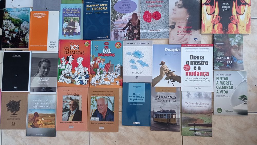 Livros diversos em packs de 6