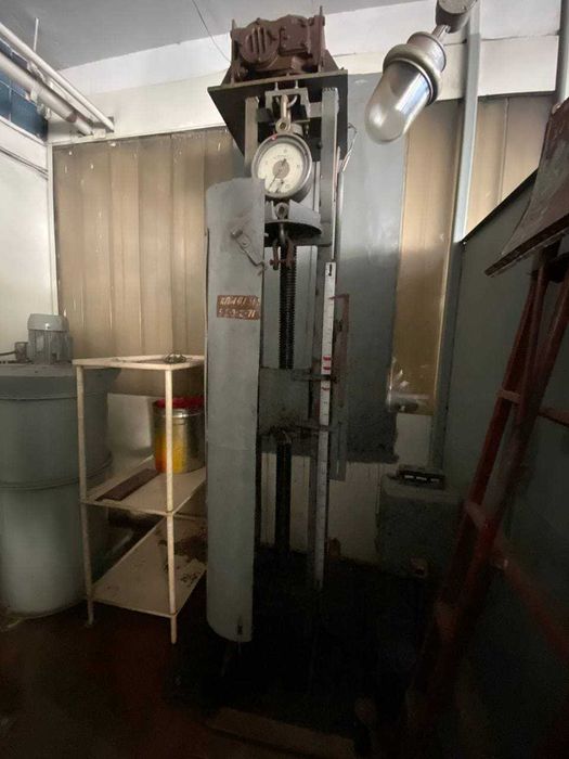 Машина для випробування пружин