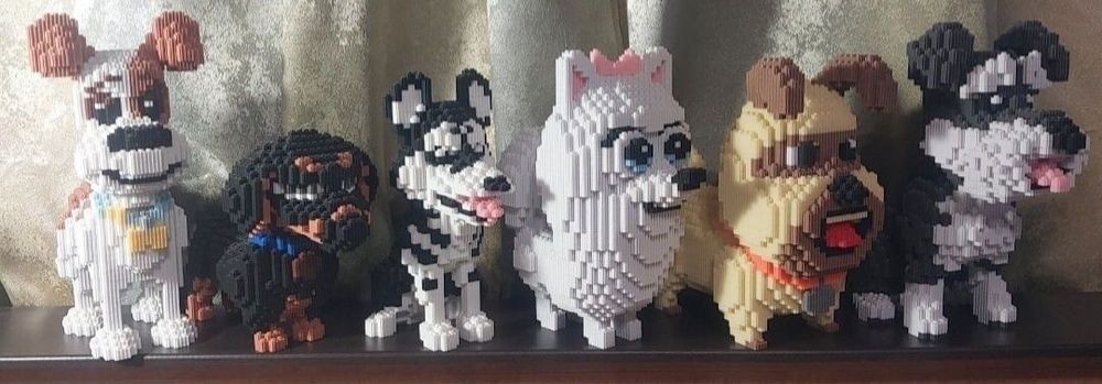 Конструктор  Такса, Хаскі з мікроблоків.  ( Bearbrick )
2000 деталей