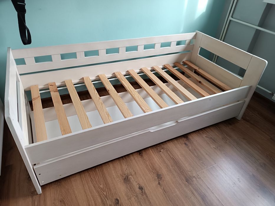 Łóżko dziecięce sosnowe