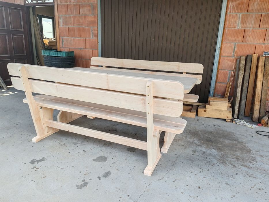 Drewniane meble ogrodowe