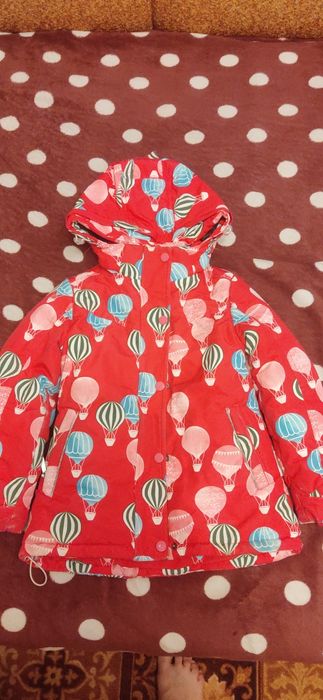 Продам курточку на девочку