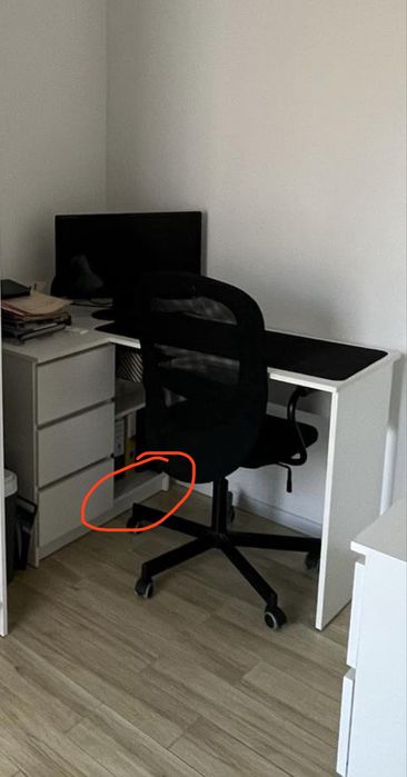 Biurko narozne biale 124 cm lewe 3 szuflady 2 półki