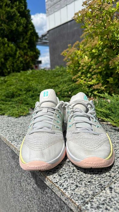 Nike Sabrina 3  [US 7.5| 25.5 cm]