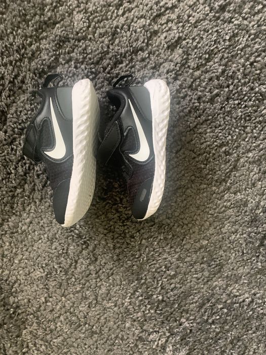 Кросівки NIKE REVOLUTION