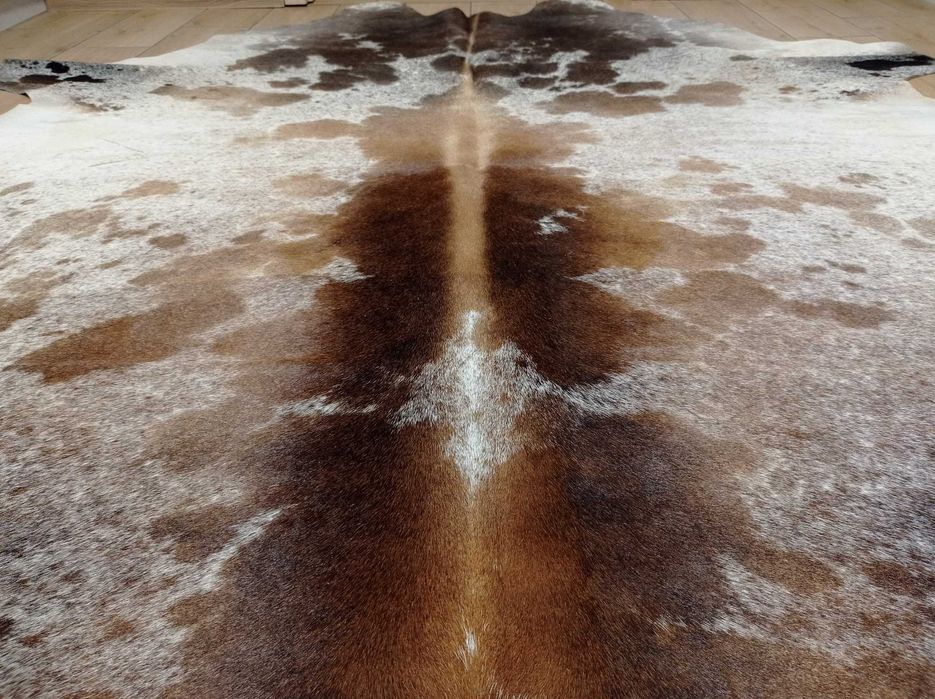 Ogromna Skóra Krowia Naturalna 230x210 cm – Łaciata, Unikat
