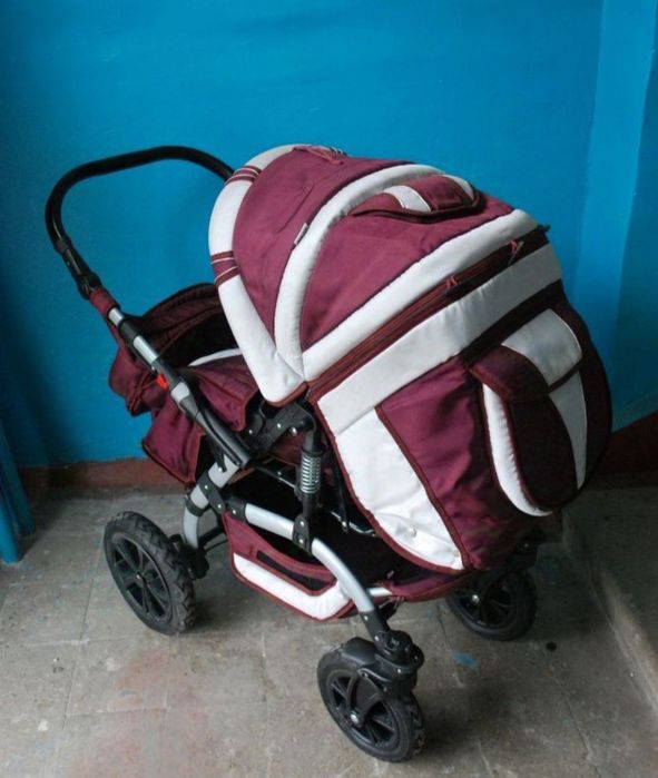 Продам коляску всясизоную трансформер гарному стани