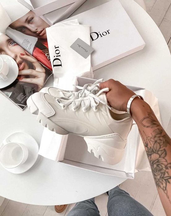 Dior connect white