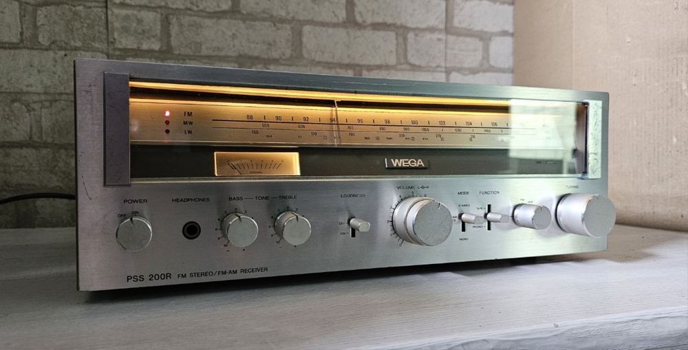 FM/AM  Стерео ресивер WEGA PSS-200R +1, 2×40 Вт б/у з Німеччини