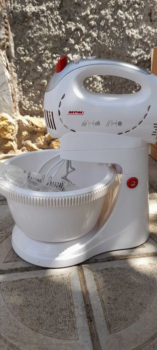 Продаю профессиональный и  бытовой Миксер