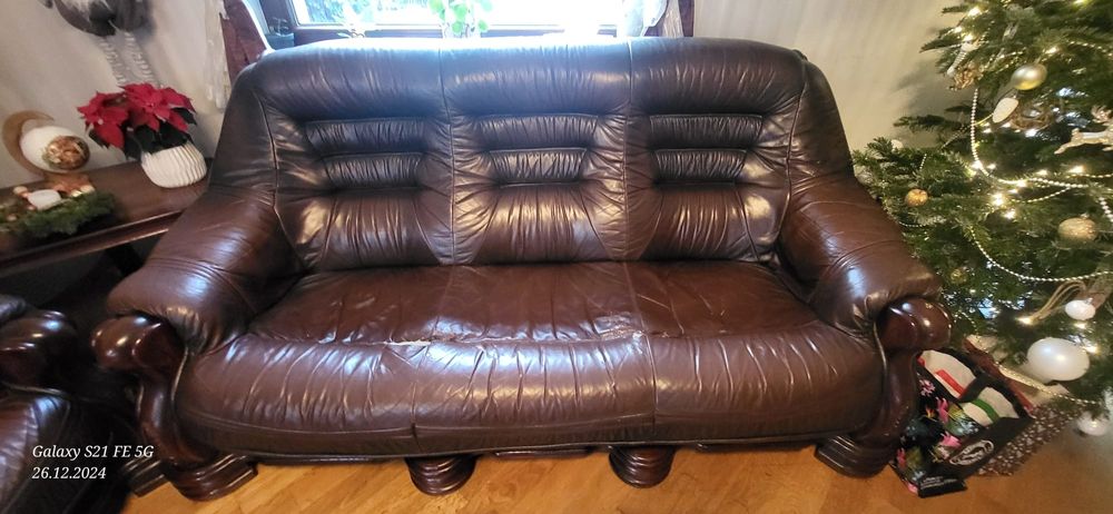 Kler wypoczynek skóra i drewno. Komplet stan dobry, do renowacji. Brąz