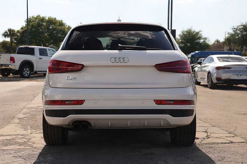 Audi Q3      2018