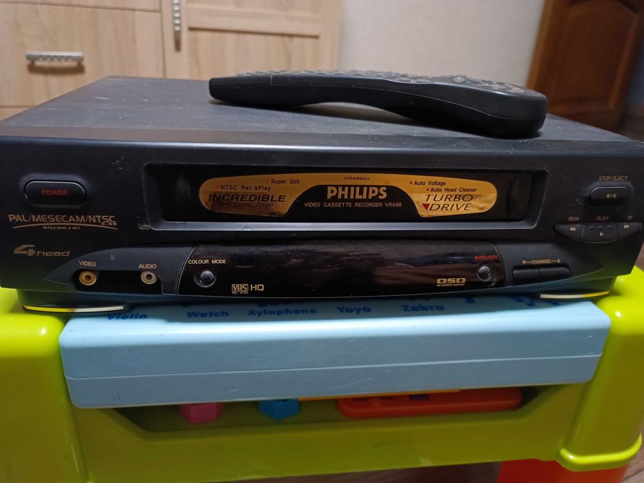 Програвач Philips VR 496/55