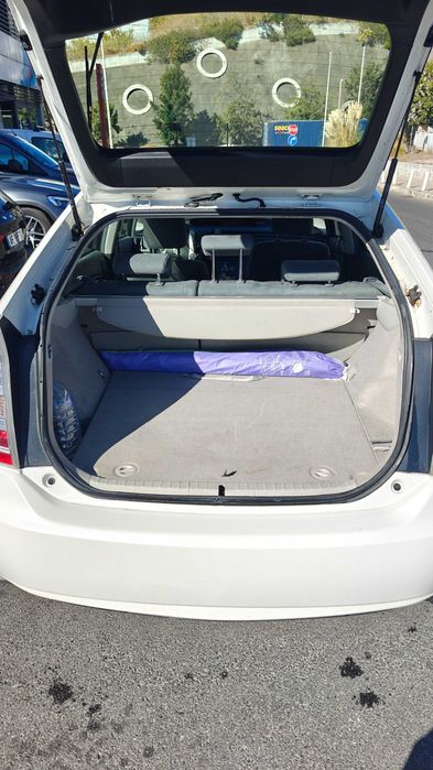 Toyota Prius 1.8 HSD Premium + GPS | 2010 | 200,000 km