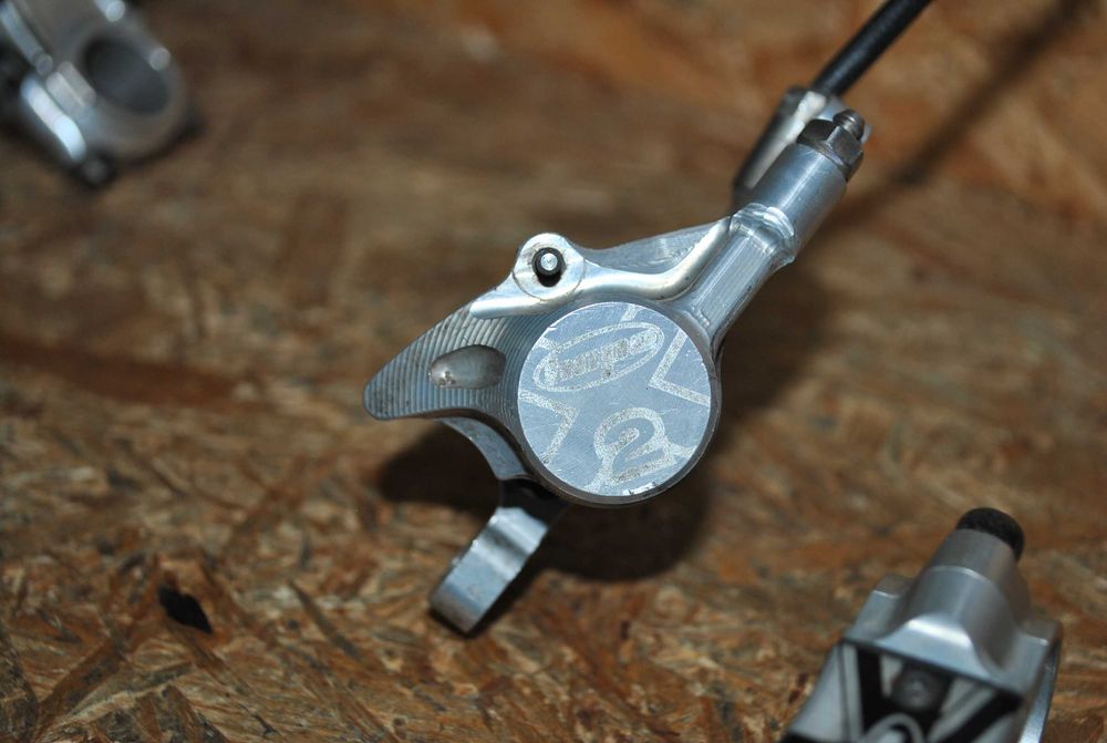 Kultowe hamulce HOPE Tech X2 2-tłokowe srebrne CNC mtb retro