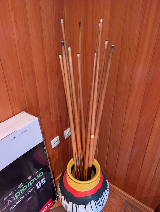 Mesa de Bilhar Profissional (Tampo em Ardósia) + 11 Tacos e Acessórios