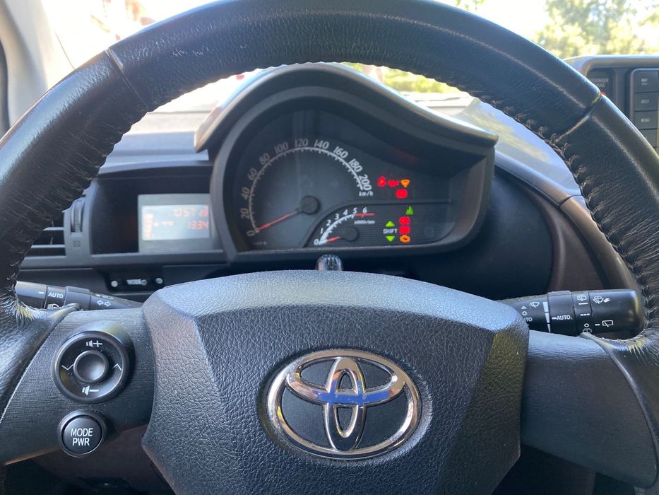 Toyota iQ 1.4d com muitos extras