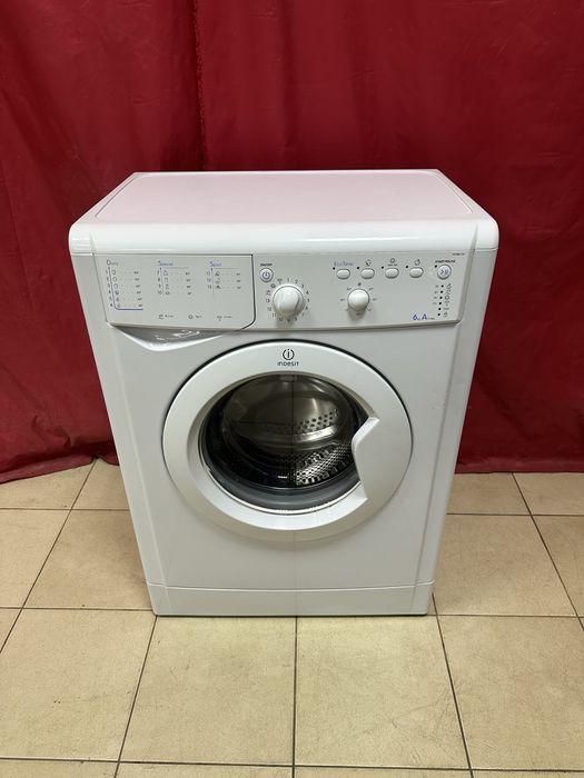 Стиральная машина Indesit IWSB 6105