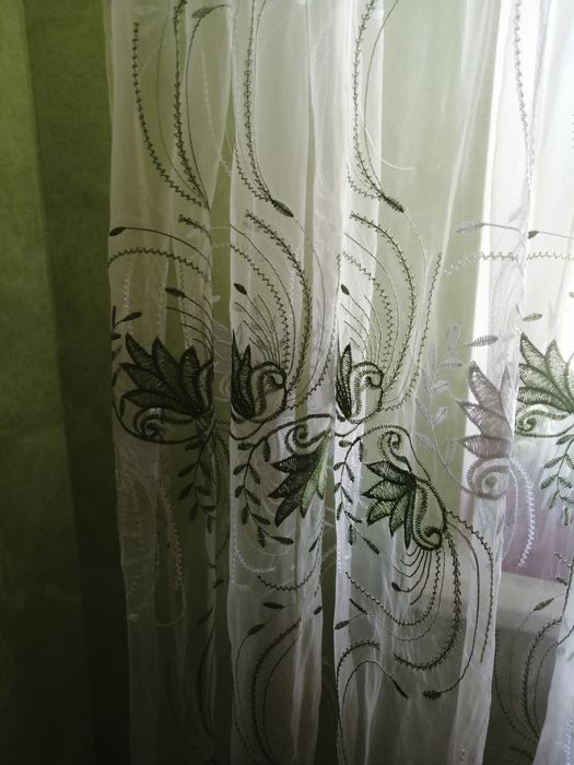 Тюль        .      .