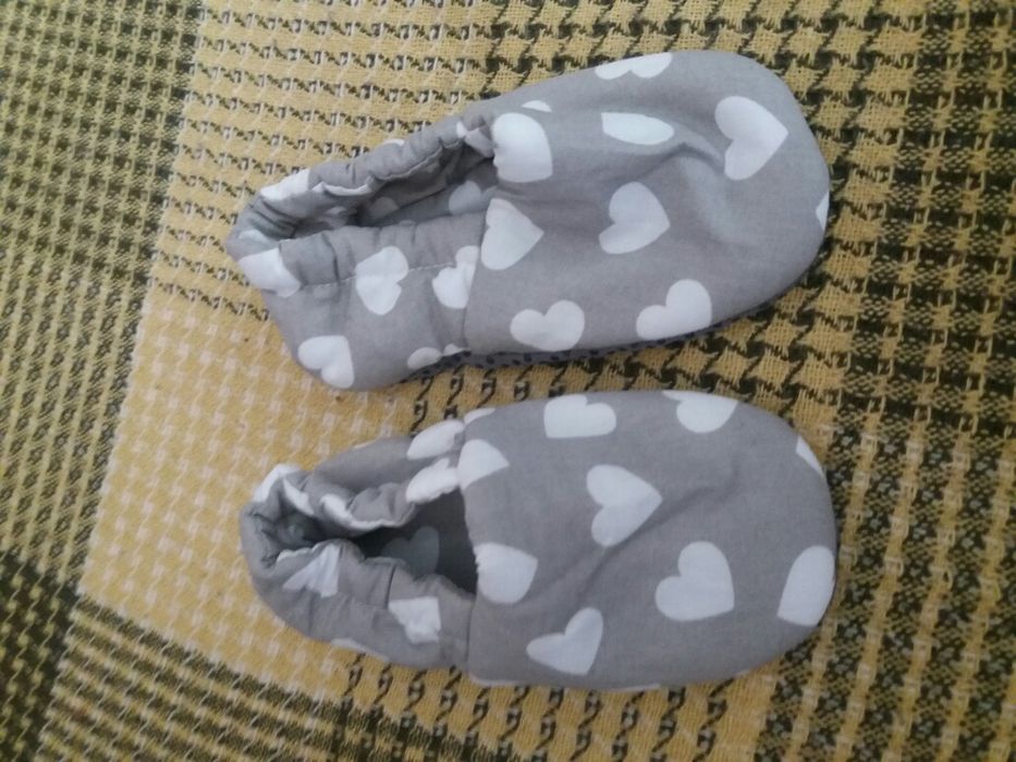 Мокси, пінетки, чешки, тапочки з антиковзаючою підошвою