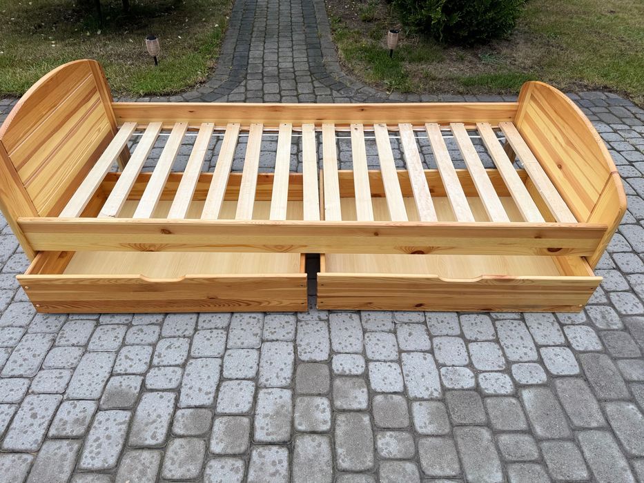 Komplet mebli sosnowych: łóżko + komoda + regał | GRATIS blat do biurka narożnego