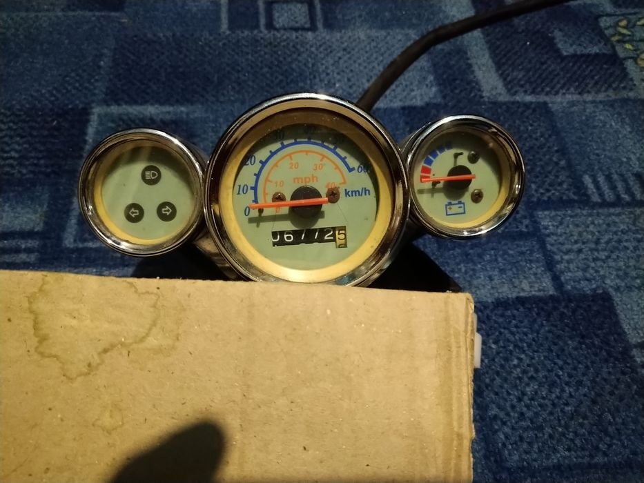 Продам приборну пенель на мотоцикл