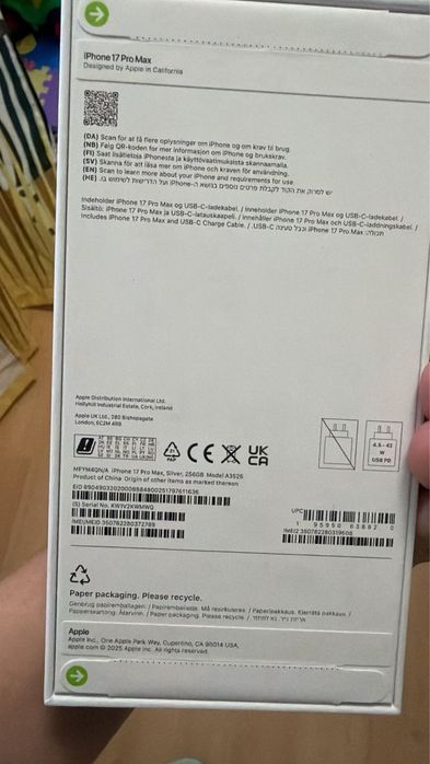 Iphone 17 pro max  cinza