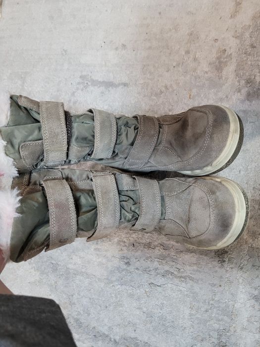 Продам зимові ботінки, сапожки на дівчинку Primigi. Розмір 32