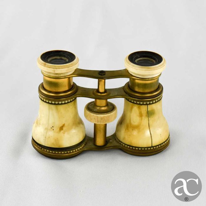 Binóculos de teatro em metal dourado e osso?, séc. XIX