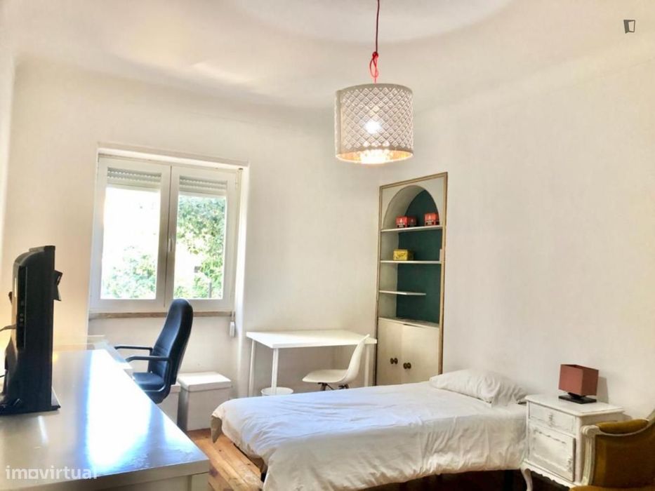 Quarto - localizado em Alameda Lisbon