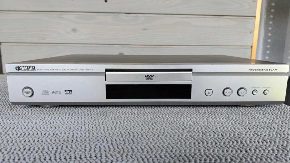 Odtwarzacz YAMAHA DVD-S540