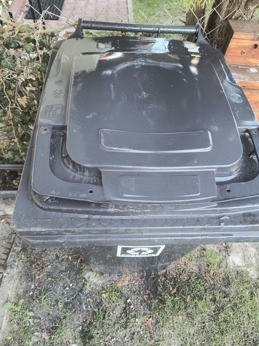 Kosz na smieci 240 l