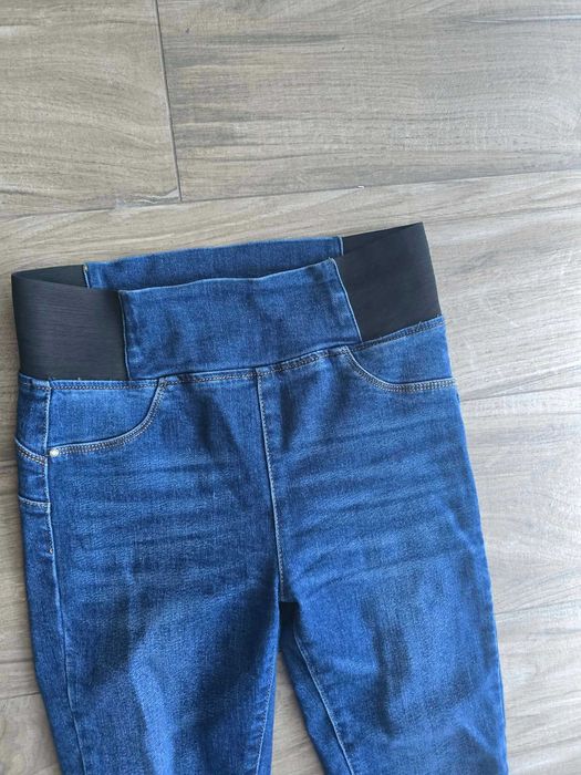 Damskie spodnie jeansowe PUSH UP skinny wysoki stan guma w pasie S