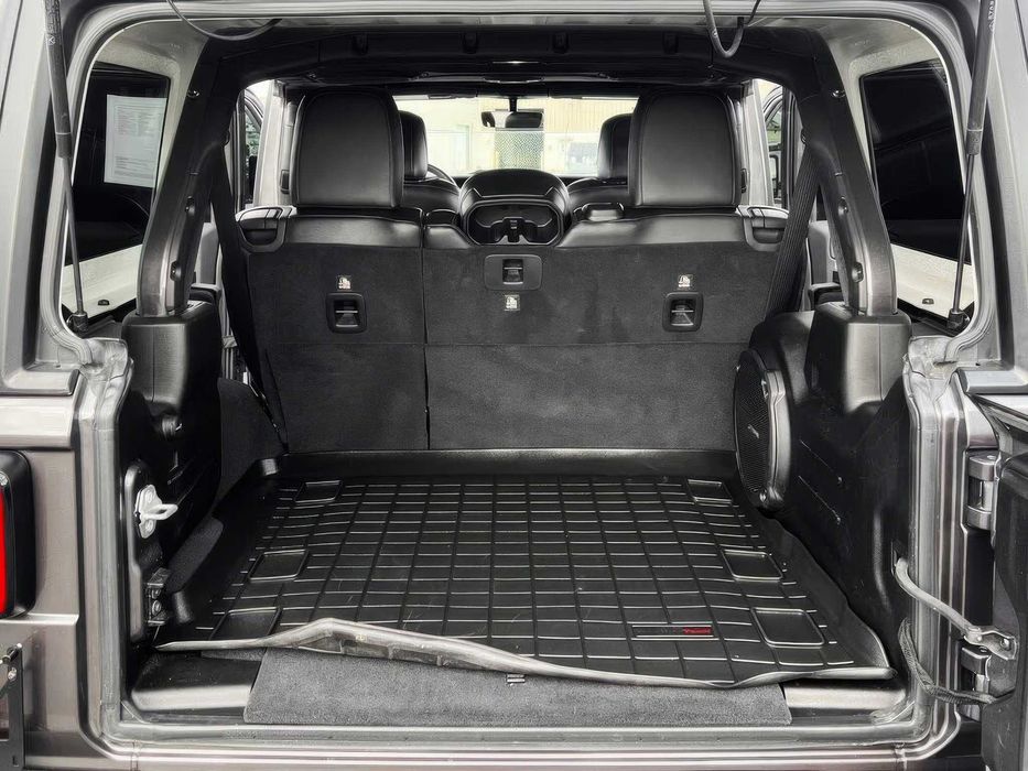 Jeep Wrangler Unlimited Sahara      2018