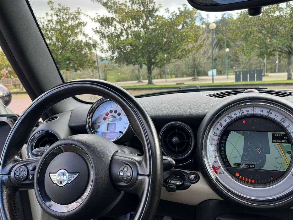 Mini Cooper 2011 1.6 D 116cv, GPS, Teto Panorâmico,  Banco Pele, Xenon