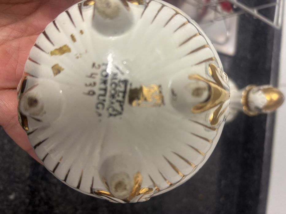 Garrafa pequena e taca - porcelaba elpa de Alcobaca