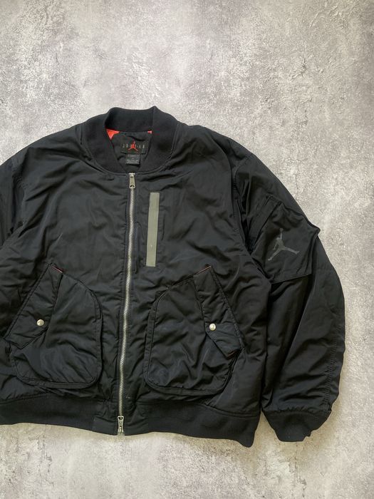 Дуже великий бомбер Jordan big logo nylon