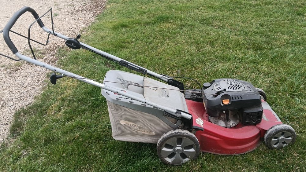 Kosiarka spalinowa castel garden