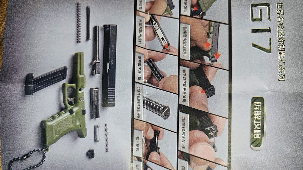 Escala 1:3  GLOCK 17/ Beretta M92  metal replica á real, não dispara