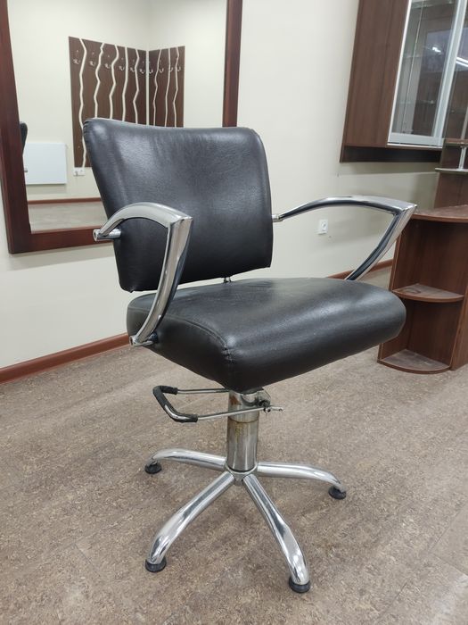 Стільчик перукарський