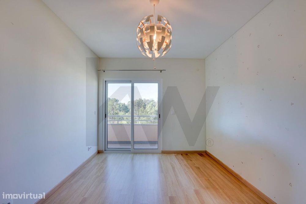 Apartamento T3 com estacionamento