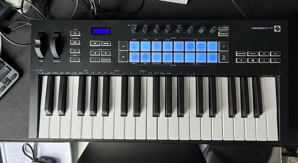 Novation Launchkey 37 MK3 – bardzo dobry stan, oryginalne opakowanie