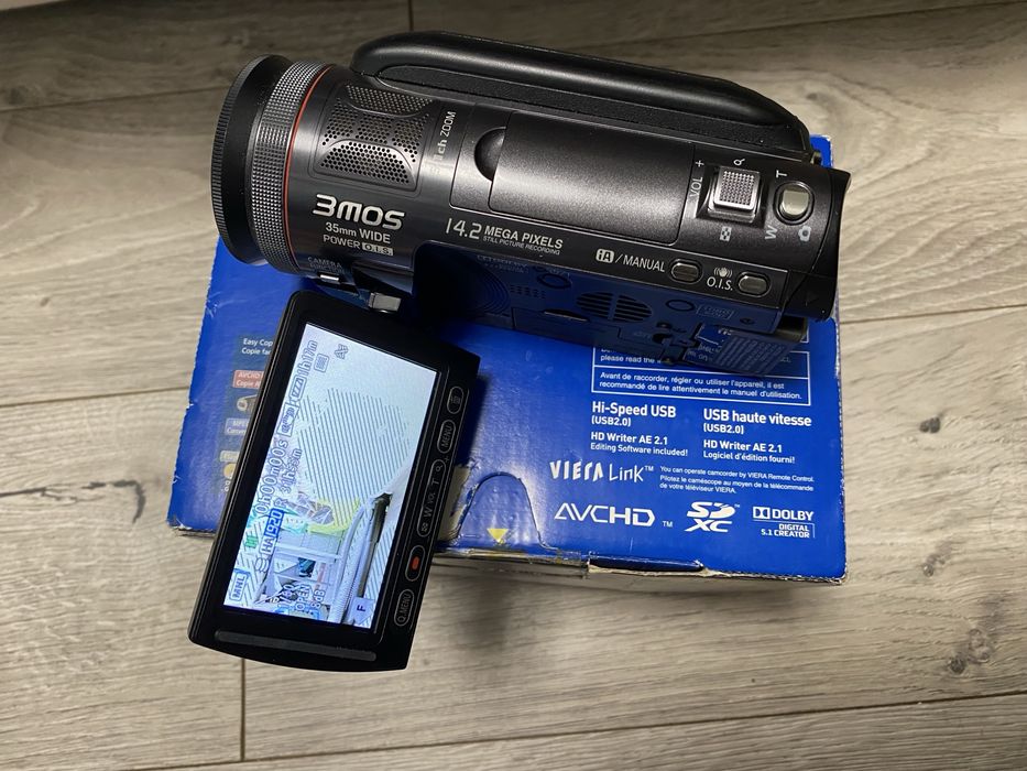 Panasonic HDC-HS700