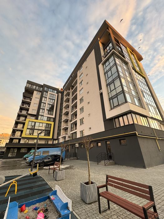 Здається паркомісце (паркінг, підземний), вул. Садова.