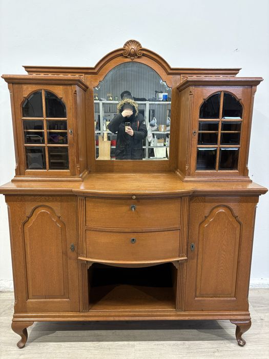 Elegancki stylowy kredens z nadstawką