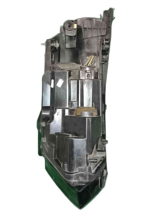 Ótica / Farol Esquerdo 3G1941005C - VW PASSAT B8
