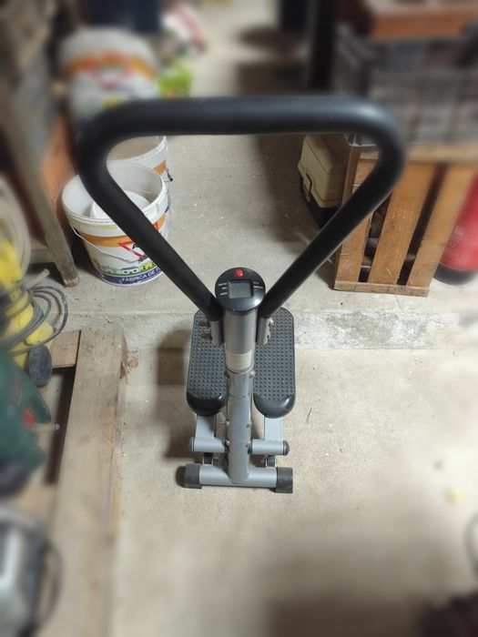 Duas máquinas de fitness