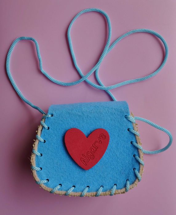 Mala pequena em palha Sereia