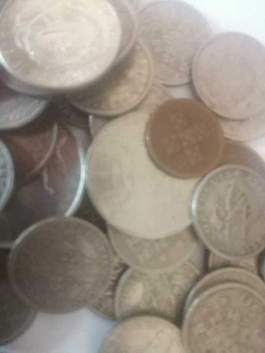 varias moedas portuguesas